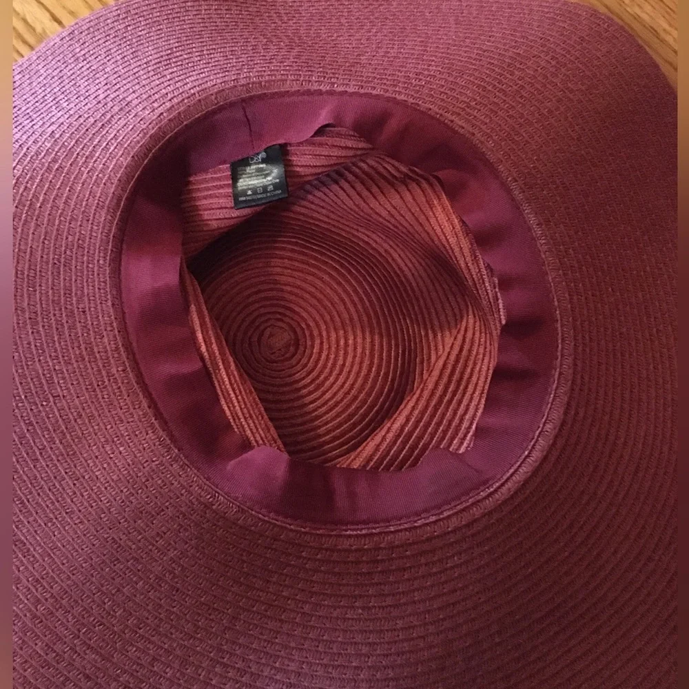 D&Y 😍 glamorous Beach Hat ,pink barely used -see photos - Picture 3 of 6